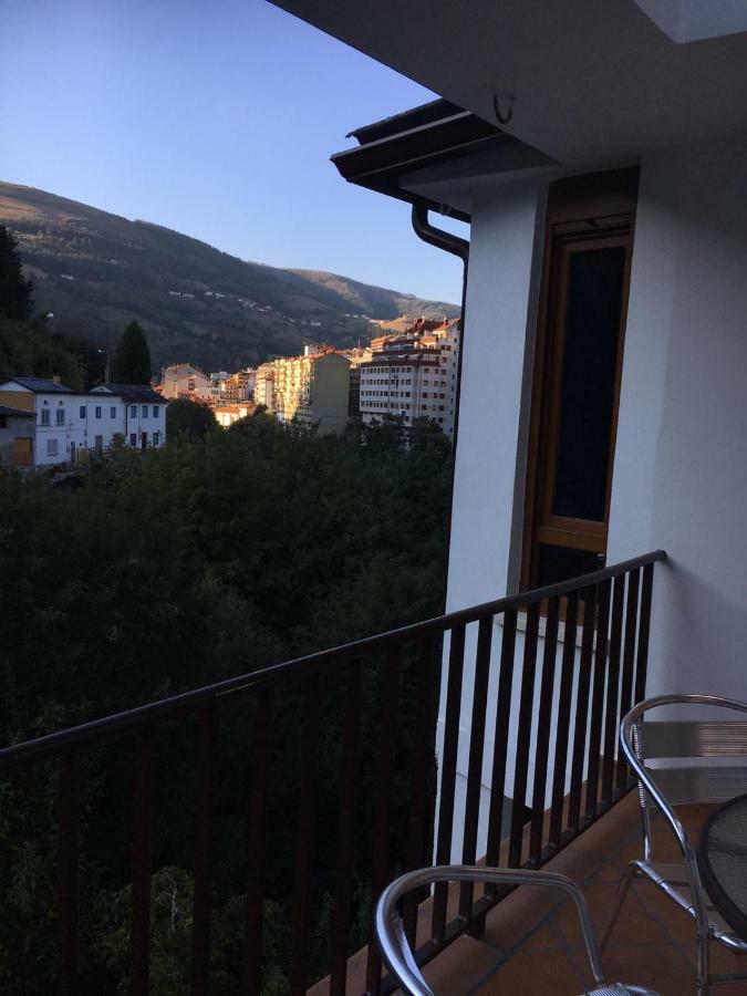 Narcea Turismo Real Apartment Cangas De Narcea Ngoại thất bức ảnh