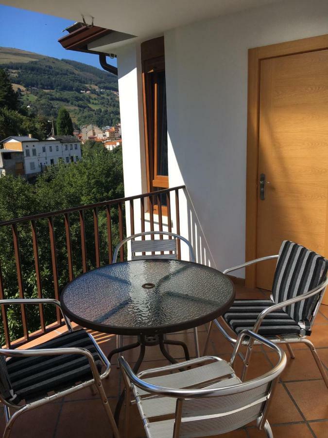 Narcea Turismo Real Apartment Cangas De Narcea Ngoại thất bức ảnh